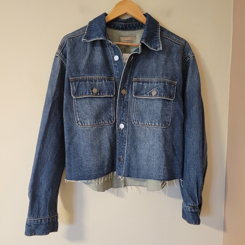 NWT Kut from the Kloth Women's Lana Cropped Cut Off Jean Denim Jacket Size Large - Picture 2 of 9